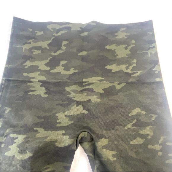 SPANX LOOK AT ME NOW CAMO LEGGINGS - Picture 4 of 8